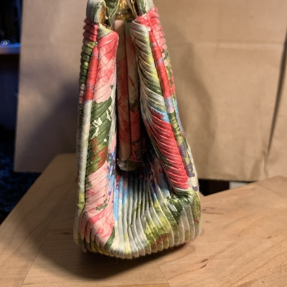 RARE 50’s 60’s FLORAL PLEATED HANDBAG PURSE JEWELED CLASP,MATCHING COIN … - Picture 6 of 15